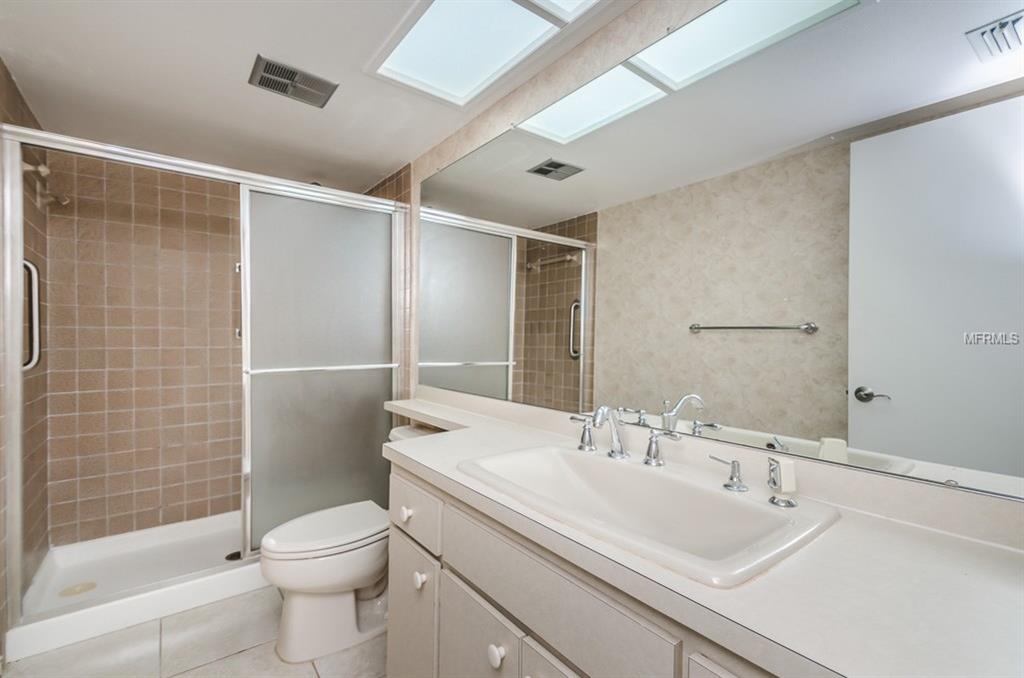 2549 ROYAL PINES CIRCLE, CLEARWATER, Florida 33763, 2 Bedrooms Bedrooms, 3 Rooms Rooms,2 BathroomsBathrooms,Residential,For sale,ROYAL PINES,U7842744