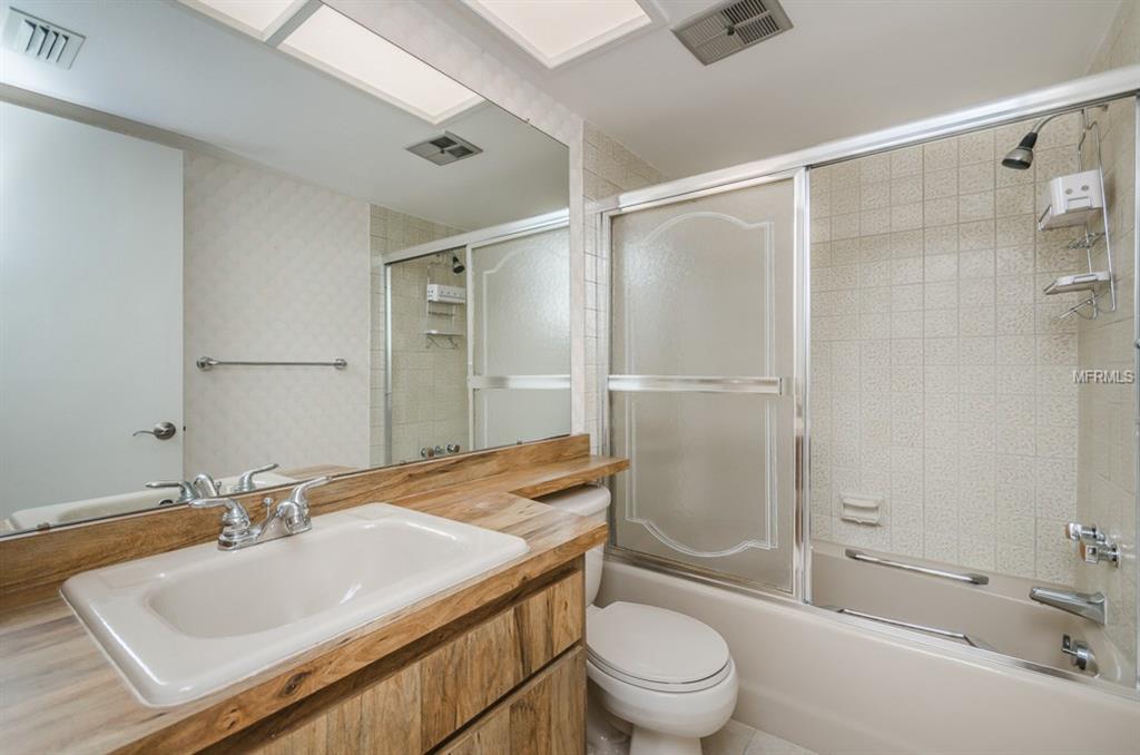 2549 ROYAL PINES CIRCLE, CLEARWATER, Florida 33763, 2 Bedrooms Bedrooms, 3 Rooms Rooms,2 BathroomsBathrooms,Residential,For sale,ROYAL PINES,U7842744