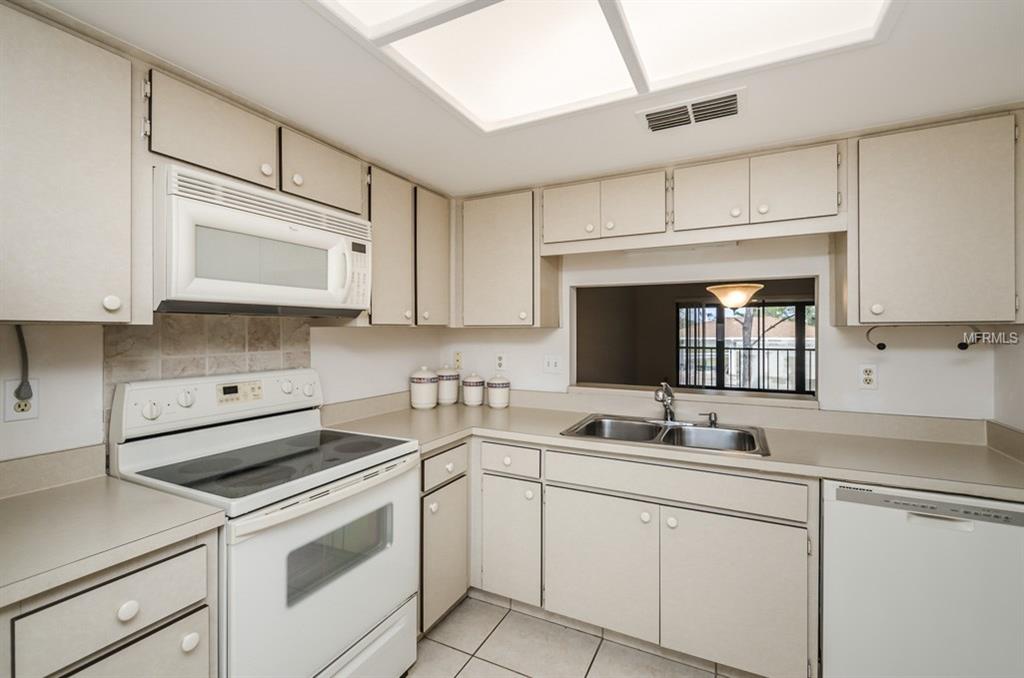 2549 ROYAL PINES CIRCLE, CLEARWATER, Florida 33763, 2 Bedrooms Bedrooms, 3 Rooms Rooms,2 BathroomsBathrooms,Residential,For sale,ROYAL PINES,U7842744