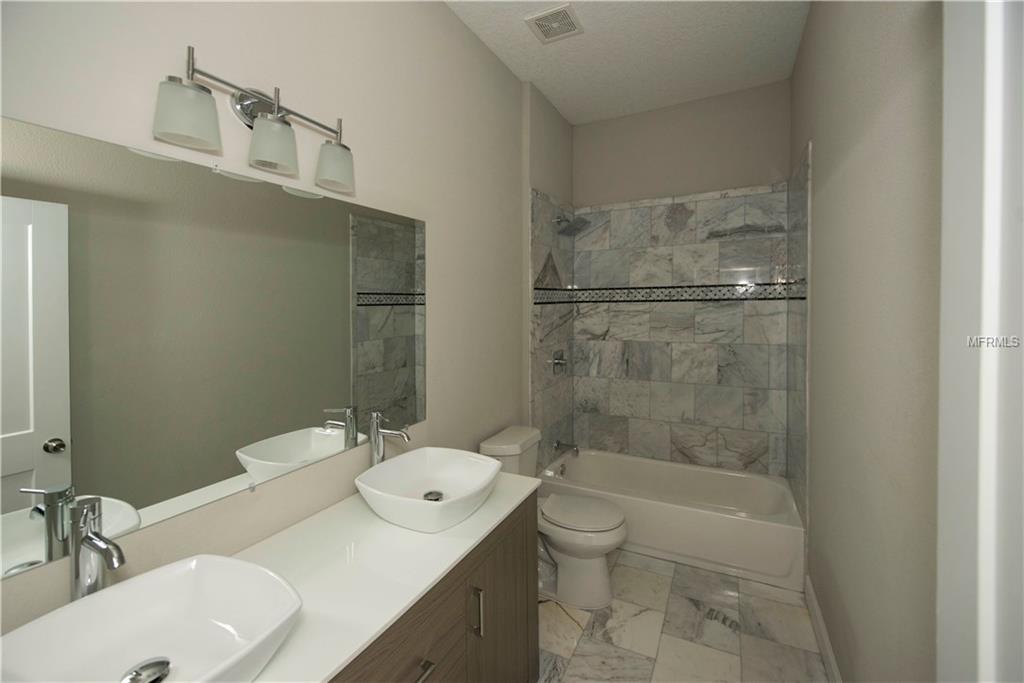 208 JEFFERSON CIRCLE NE, ST PETERSBURG, Florida 33702, 4 Bedrooms Bedrooms, 7 Rooms Rooms,2 BathroomsBathrooms,Residential,For sale,JEFFERSON,U7846211