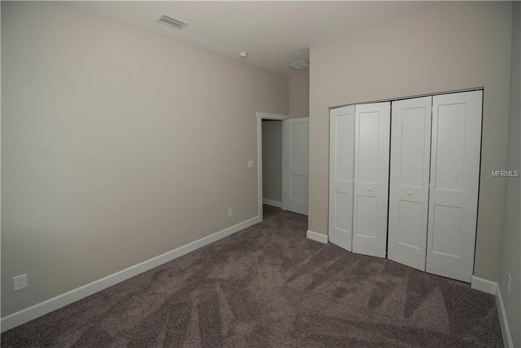 208 JEFFERSON CIRCLE NE, ST PETERSBURG, Florida 33702, 4 Bedrooms Bedrooms, 7 Rooms Rooms,2 BathroomsBathrooms,Residential,For sale,JEFFERSON,U7846211