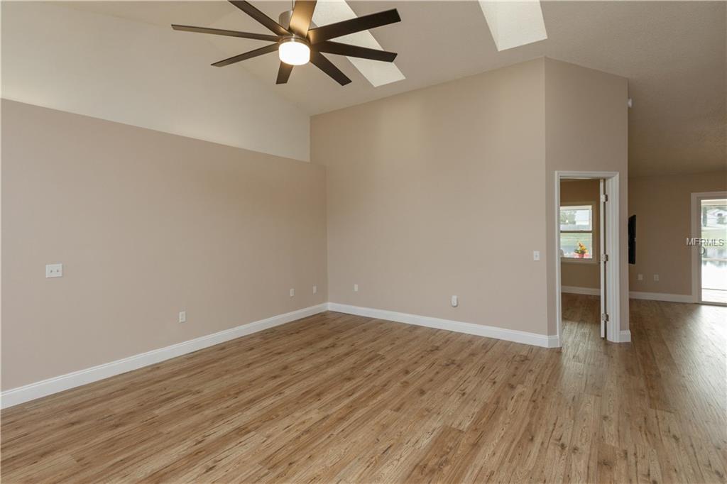 3127 DELLCREST PLACE, LAKE MARY, Florida 32746, 3 Bedrooms Bedrooms, 9 Rooms Rooms,2 BathroomsBathrooms,Residential,For sale,DELLCREST,O5561239