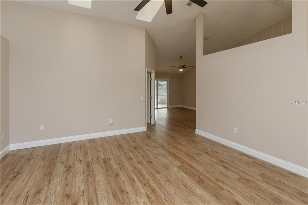 3127 DELLCREST PLACE, LAKE MARY, Florida 32746, 3 Bedrooms Bedrooms, 9 Rooms Rooms,2 BathroomsBathrooms,Residential,For sale,DELLCREST,O5561239