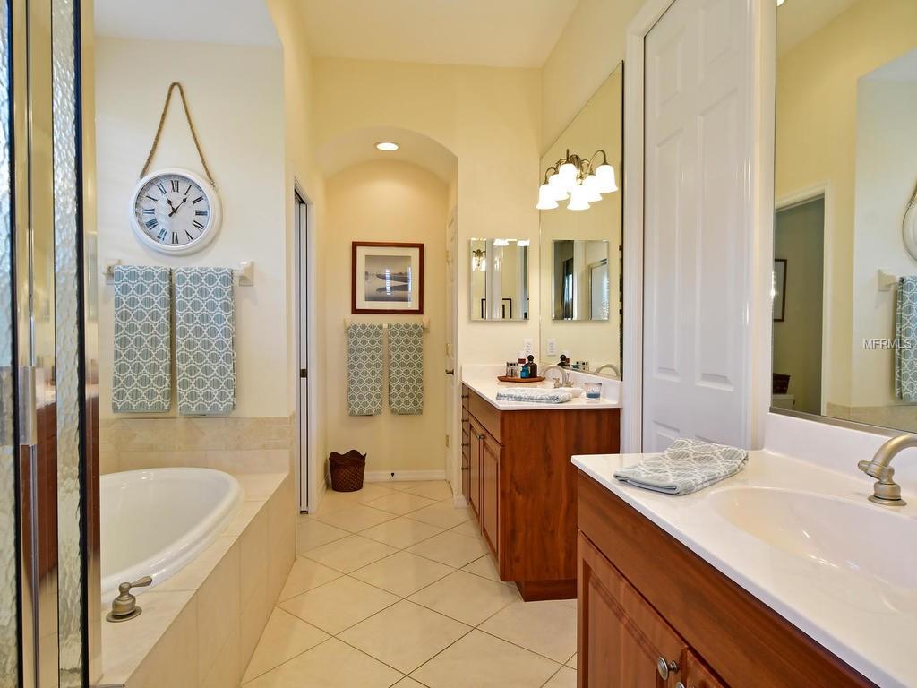 7216 PRESIDIO GLEN, LAKEWOOD RANCH, Florida 34202, 2 Bedrooms Bedrooms, 7 Rooms Rooms,2 BathroomsBathrooms,Residential,For sale,PRESIDIO,A4194894