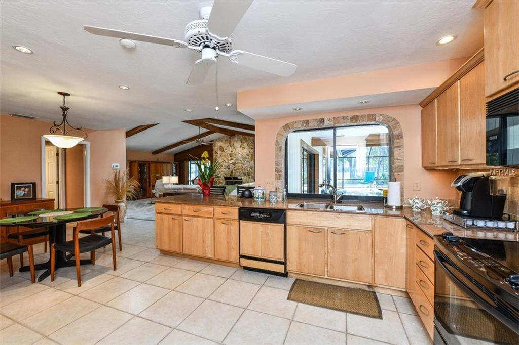 7500 WEEPING WILLOW BOULEVARD, SARASOTA, Florida 34241, 4 Bedrooms Bedrooms, 9 Rooms Rooms,3 BathroomsBathrooms,Residential,For sale,WEEPING WILLOW,A4209779