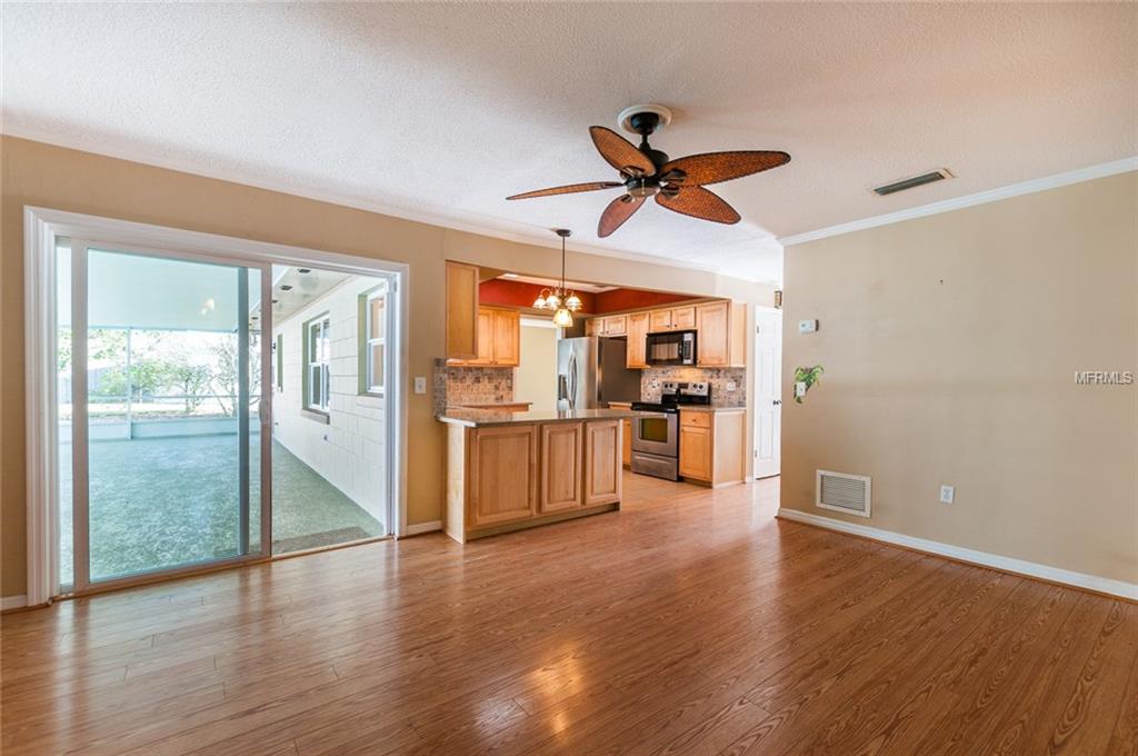 685 OLEANDER STREET, MOUNT DORA, Florida 32757, 3 Bedrooms Bedrooms, 9 Rooms Rooms,2 BathroomsBathrooms,Residential,For sale,OLEANDER,G4852779