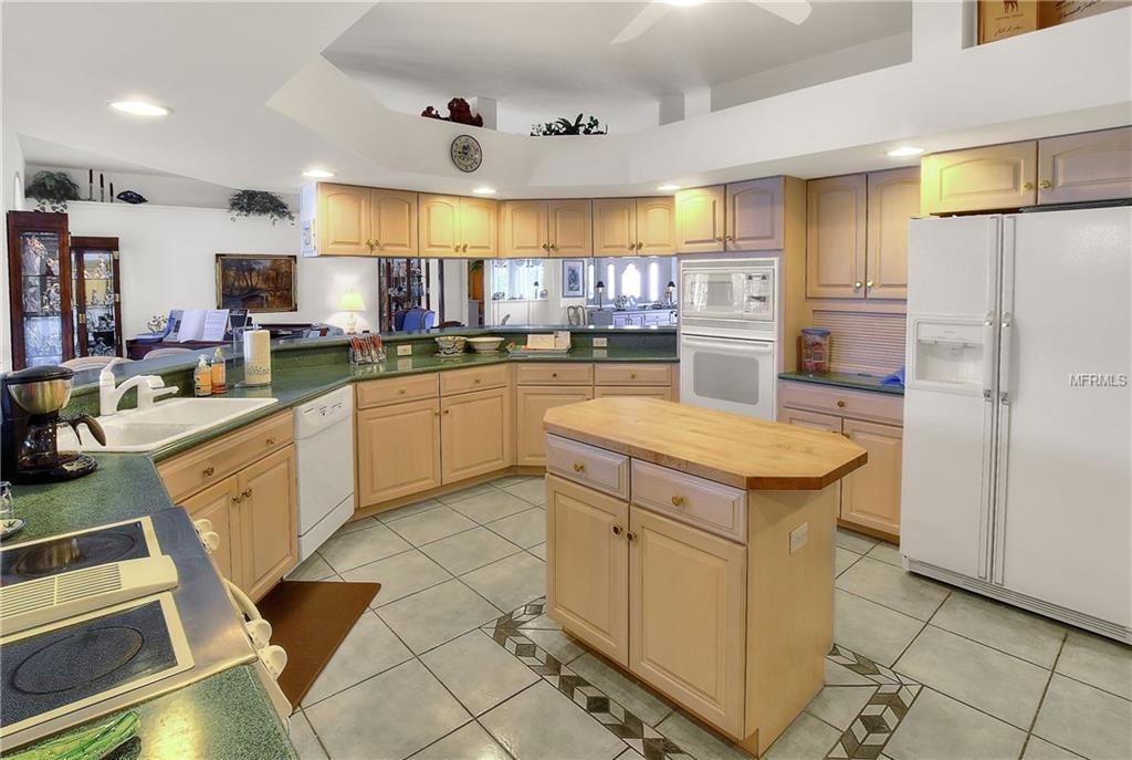 208 FAIRWAY DRIVE, HAINES CITY, Florida 33844, 3 Bedrooms Bedrooms, 10 Rooms Rooms,3 BathroomsBathrooms,Residential,For sale,FAIRWAY,P4718641