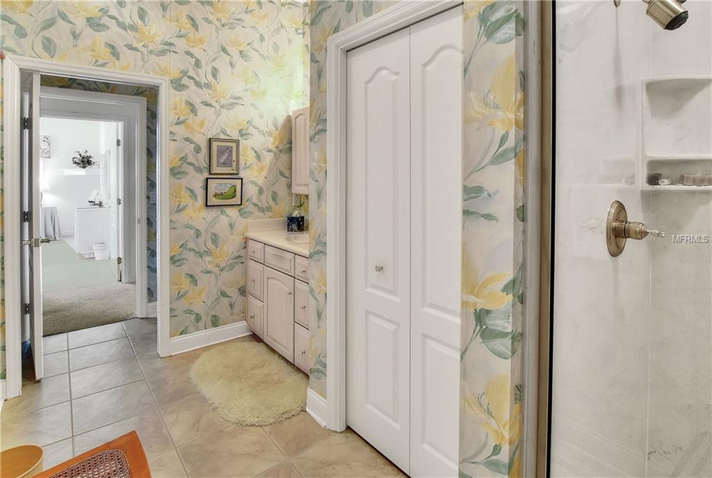 208 FAIRWAY DRIVE, HAINES CITY, Florida 33844, 3 Bedrooms Bedrooms, 10 Rooms Rooms,3 BathroomsBathrooms,Residential,For sale,FAIRWAY,P4718641