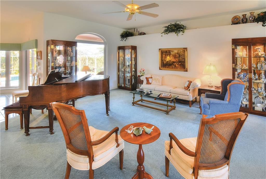 208 FAIRWAY DRIVE, HAINES CITY, Florida 33844, 3 Bedrooms Bedrooms, 10 Rooms Rooms,3 BathroomsBathrooms,Residential,For sale,FAIRWAY,P4718641