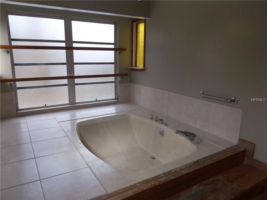 1520 CARLTON STREET, LONGWOOD, Florida 32750, 3 Bedrooms Bedrooms, 3 Rooms Rooms,2 BathroomsBathrooms,Residential,For sale,CARLTON,O5559109