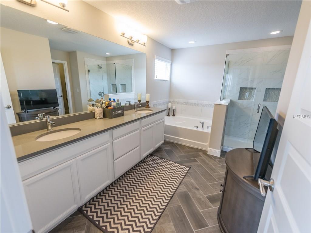 16221 ROCK COAST DRIVE, WINTER GARDEN, Florida 34787, 5 Bedrooms Bedrooms, 10 Rooms Rooms,3 BathroomsBathrooms,Residential,For sale,ROCK COAST,O5559693