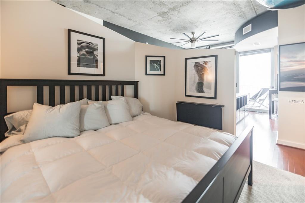 777 N ASHLEY DRIVE, TAMPA, Florida 33602, 1 Bedroom Bedrooms, 3 Rooms Rooms,1 BathroomBathrooms,Residential,For sale,ASHLEY,T2927857