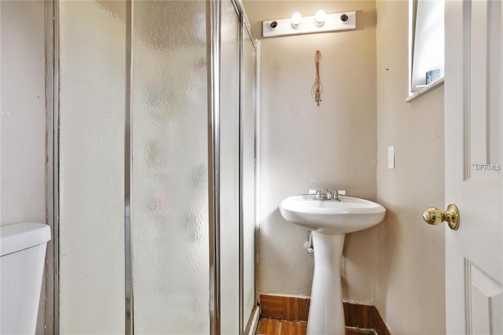 1523 LAY COURT, KISSIMMEE, Florida 34744, 4 Bedrooms Bedrooms, 3 Rooms Rooms,2 BathroomsBathrooms,Residential,For sale,LAY,O5561648