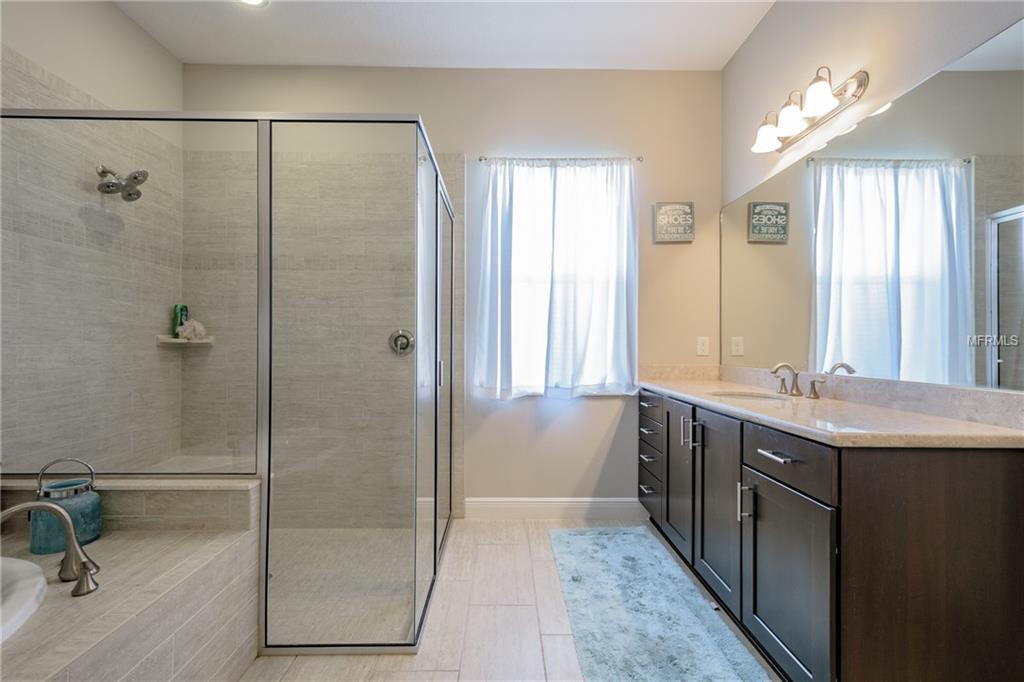 933 RIVERSCAPE STREET, BRADENTON, Florida 34208, 4 Bedrooms Bedrooms, 8 Rooms Rooms,3 BathroomsBathrooms,Residential,For sale,RIVERSCAPE,T2912957