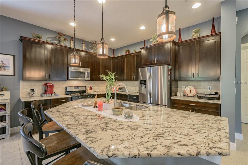 933 RIVERSCAPE STREET, BRADENTON, Florida 34208, 4 Bedrooms Bedrooms, 8 Rooms Rooms,3 BathroomsBathrooms,Residential,For sale,RIVERSCAPE,T2912957