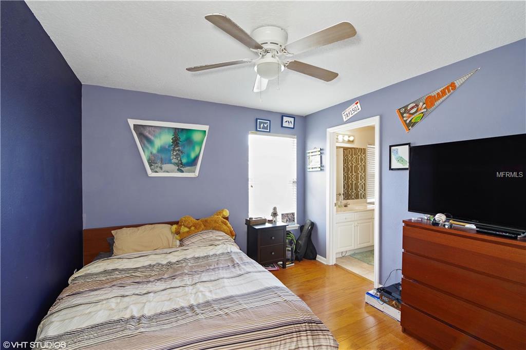 7631 KINGS PASSAGE AVENUE, ORLANDO, Florida 32835, 5 Bedrooms Bedrooms, 11 Rooms Rooms,3 BathroomsBathrooms,Residential,For sale,KINGS PASSAGE,O5560962