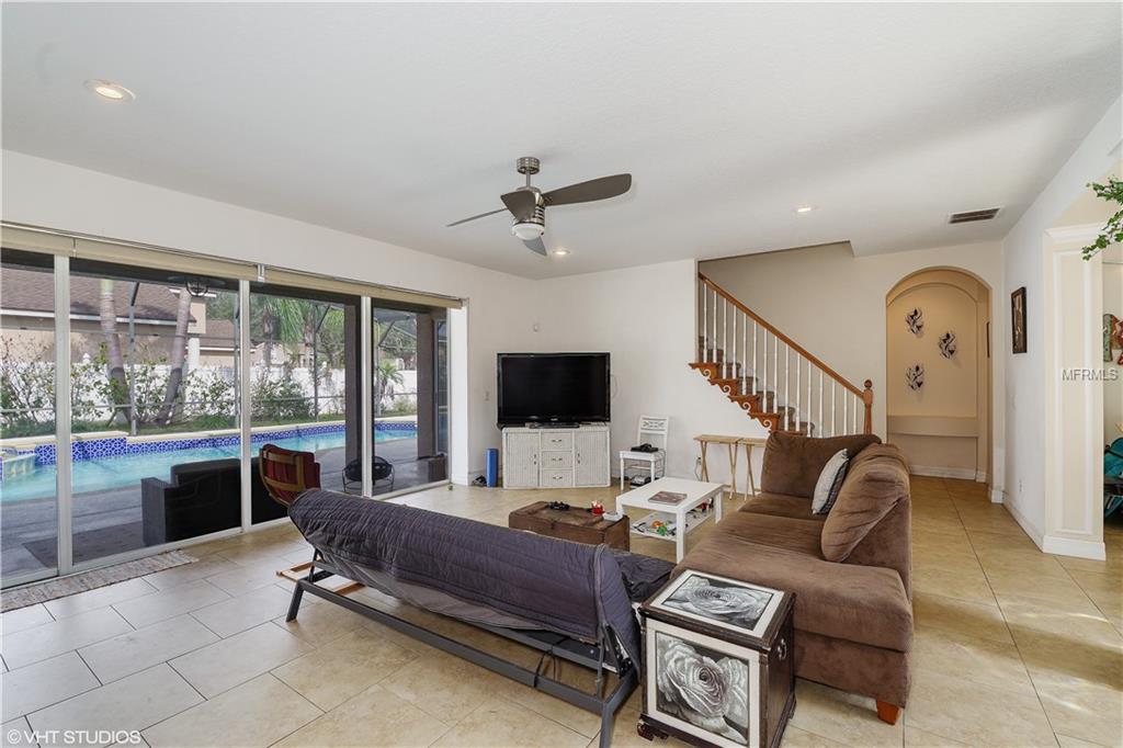 7631 KINGS PASSAGE AVENUE, ORLANDO, Florida 32835, 5 Bedrooms Bedrooms, 11 Rooms Rooms,3 BathroomsBathrooms,Residential,For sale,KINGS PASSAGE,O5560962