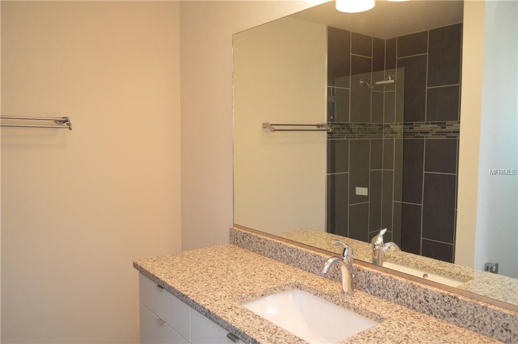 2880 S SHADE AVENUE, SARASOTA, Florida 34239, 3 Bedrooms Bedrooms, 7 Rooms Rooms,2 BathroomsBathrooms,Residential,For sale,SHADE,A4209674