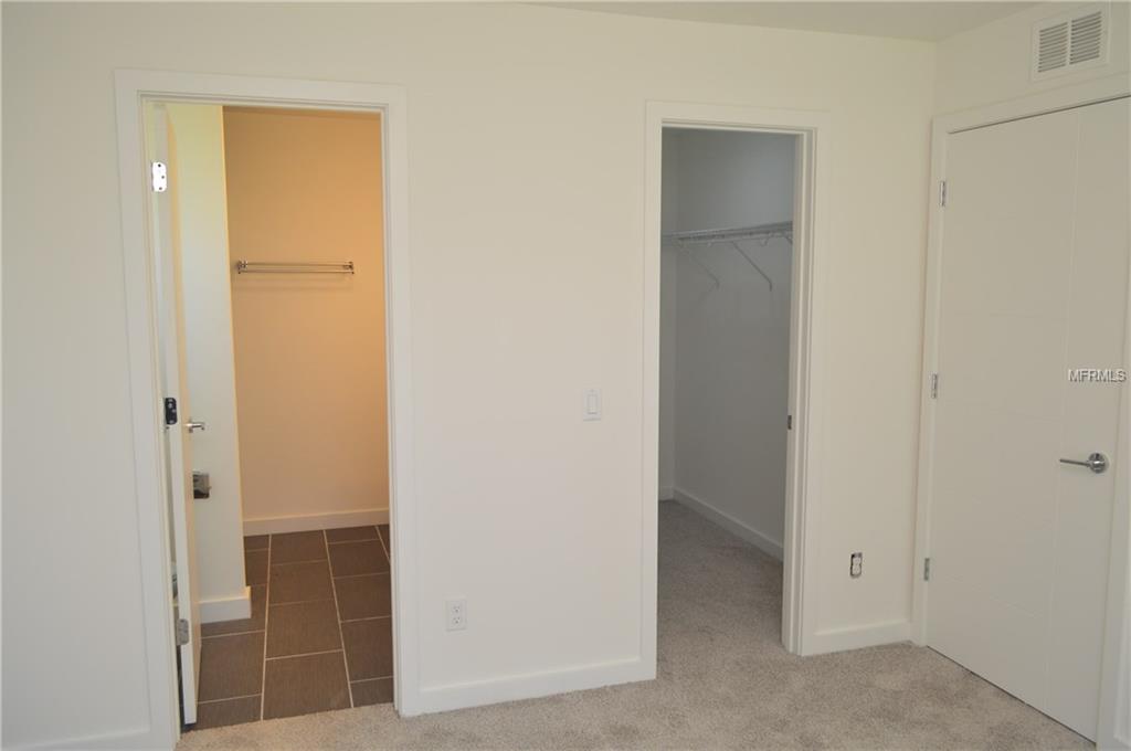 2880 S SHADE AVENUE, SARASOTA, Florida 34239, 3 Bedrooms Bedrooms, 7 Rooms Rooms,2 BathroomsBathrooms,Residential,For sale,SHADE,A4209674