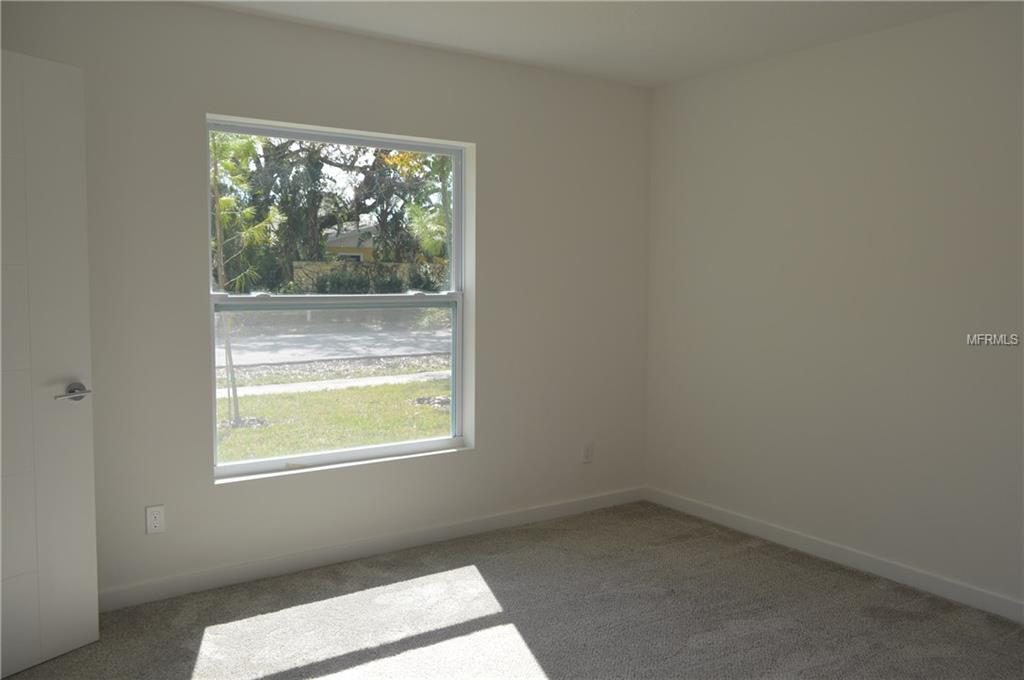 2880 S SHADE AVENUE, SARASOTA, Florida 34239, 3 Bedrooms Bedrooms, 7 Rooms Rooms,2 BathroomsBathrooms,Residential,For sale,SHADE,A4209674