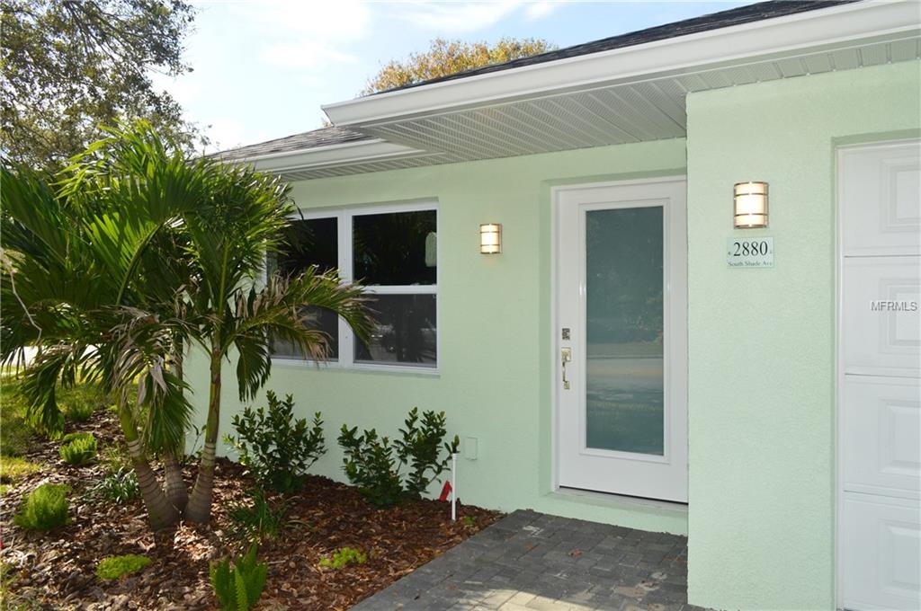 2880 S SHADE AVENUE, SARASOTA, Florida 34239, 3 Bedrooms Bedrooms, 7 Rooms Rooms,2 BathroomsBathrooms,Residential,For sale,SHADE,A4209674