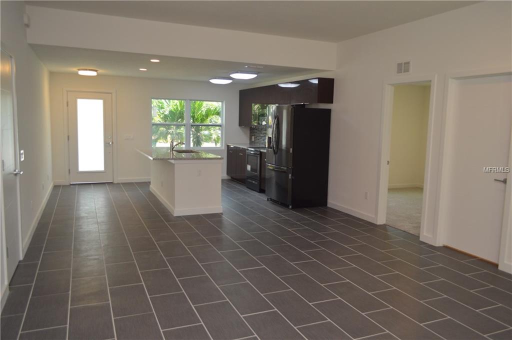 2880 S SHADE AVENUE, SARASOTA, Florida 34239, 3 Bedrooms Bedrooms, 7 Rooms Rooms,2 BathroomsBathrooms,Residential,For sale,SHADE,A4209674