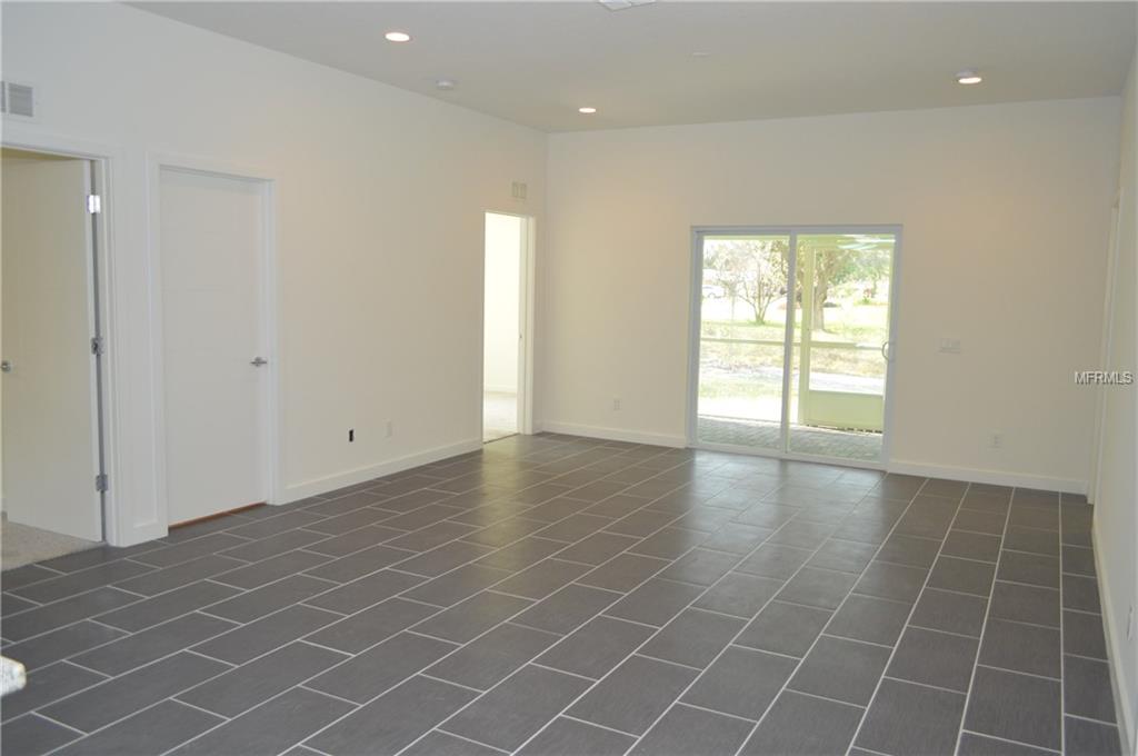 2880 S SHADE AVENUE, SARASOTA, Florida 34239, 3 Bedrooms Bedrooms, 7 Rooms Rooms,2 BathroomsBathrooms,Residential,For sale,SHADE,A4209674