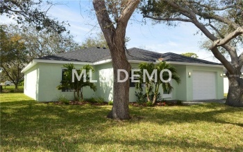 2880 S SHADE AVENUE, SARASOTA, Florida 34239, 3 Bedrooms Bedrooms, 7 Rooms Rooms,2 BathroomsBathrooms,Residential,For sale,SHADE,A4209674