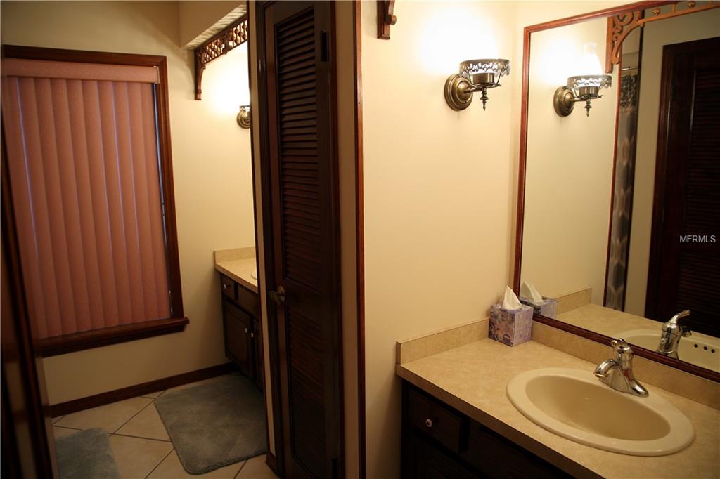 679 BENITAWOOD COURT, WINTER SPRINGS, Florida 32708, 4 Bedrooms Bedrooms, 9 Rooms Rooms,3 BathroomsBathrooms,Residential,For sale,BENITAWOOD,O5542673