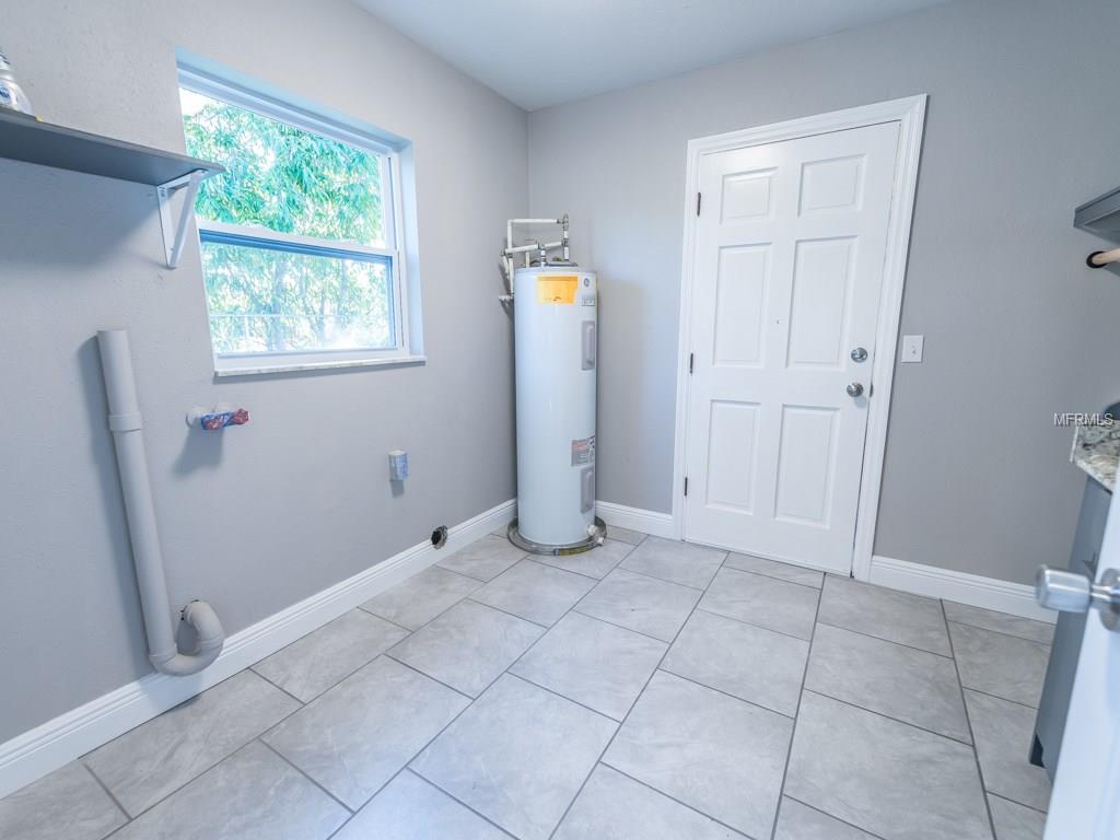 1103 N PALM AVENUE, KISSIMMEE, Florida 34741, 3 Bedrooms Bedrooms, 7 Rooms Rooms,1 BathroomBathrooms,Residential,For sale,PALM,O5556394