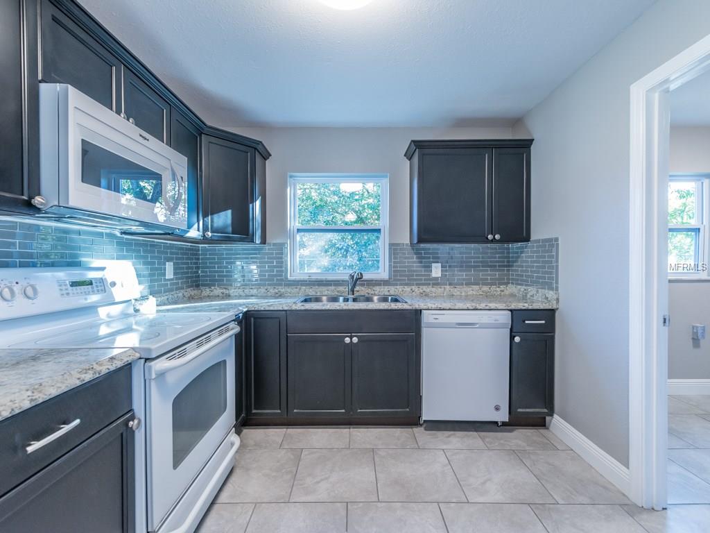 1103 N PALM AVENUE, KISSIMMEE, Florida 34741, 3 Bedrooms Bedrooms, 7 Rooms Rooms,1 BathroomBathrooms,Residential,For sale,PALM,O5556394