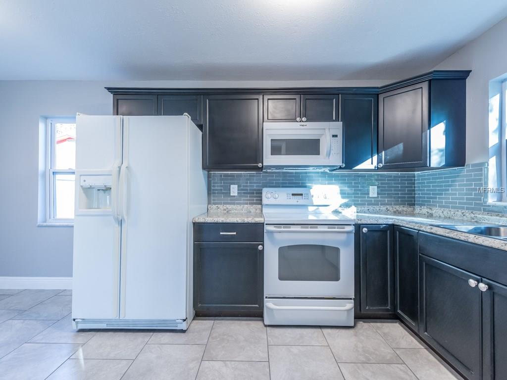 1103 N PALM AVENUE, KISSIMMEE, Florida 34741, 3 Bedrooms Bedrooms, 7 Rooms Rooms,1 BathroomBathrooms,Residential,For sale,PALM,O5556394