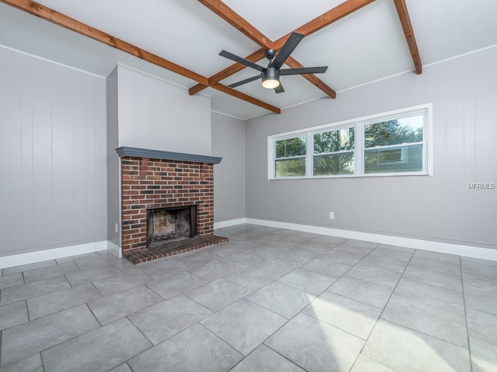 1103 N PALM AVENUE, KISSIMMEE, Florida 34741, 3 Bedrooms Bedrooms, 7 Rooms Rooms,1 BathroomBathrooms,Residential,For sale,PALM,O5556394