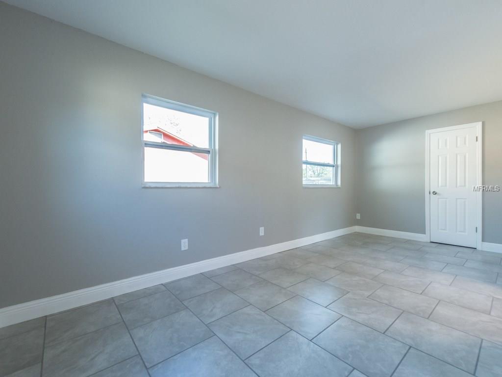 1103 N PALM AVENUE, KISSIMMEE, Florida 34741, 3 Bedrooms Bedrooms, 7 Rooms Rooms,1 BathroomBathrooms,Residential,For sale,PALM,O5556394