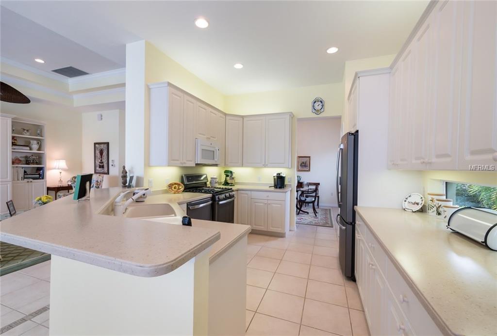 8425 ABINGDON COURT, UNIVERSITY PARK, Florida 34201, 2 Bedrooms Bedrooms, 5 Rooms Rooms,2 BathroomsBathrooms,Residential,For sale,ABINGDON,A4209008