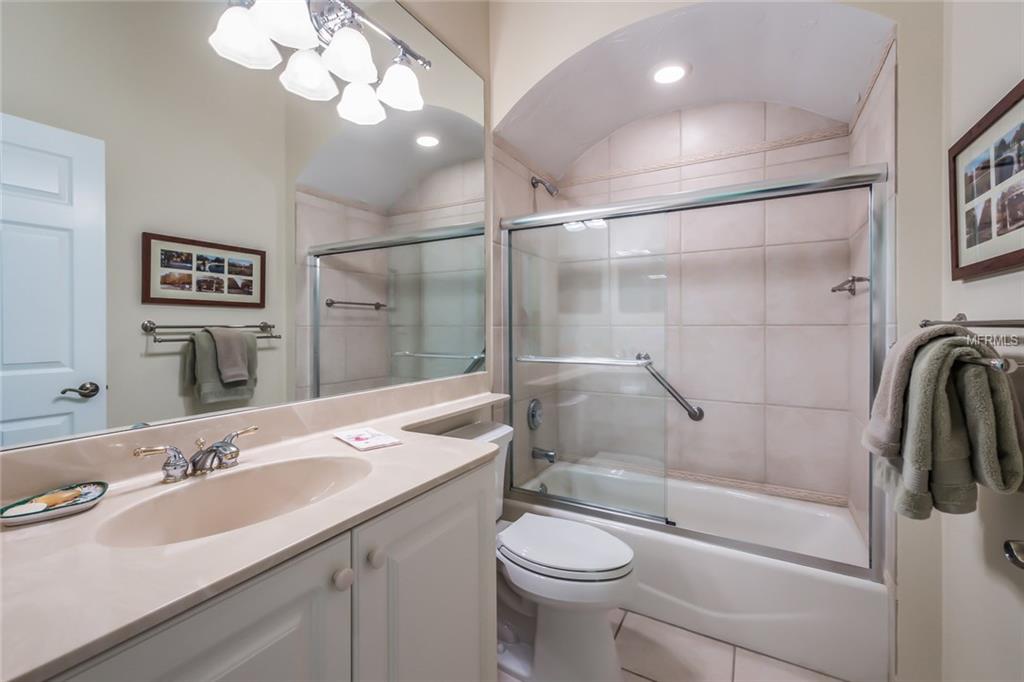 8425 ABINGDON COURT, UNIVERSITY PARK, Florida 34201, 2 Bedrooms Bedrooms, 5 Rooms Rooms,2 BathroomsBathrooms,Residential,For sale,ABINGDON,A4209008