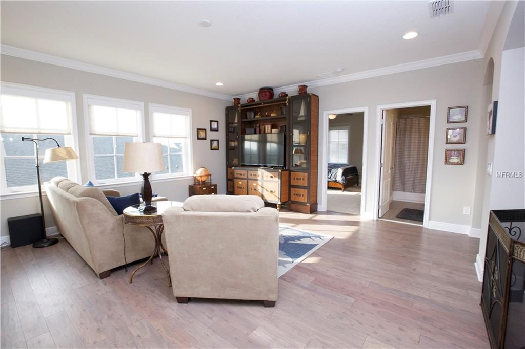 8233 CANETTI STREET, ORLANDO, Florida 32827, 4 Bedrooms Bedrooms, 10 Rooms Rooms,3 BathroomsBathrooms,Residential,For sale,CANETTI,O5561468