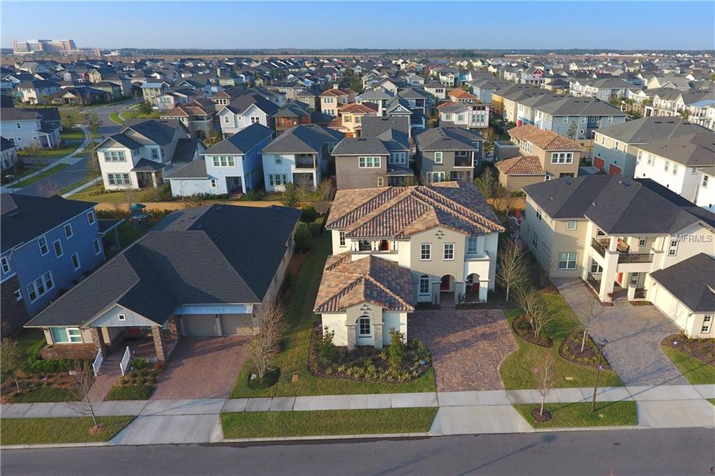 8233 CANETTI STREET, ORLANDO, Florida 32827, 4 Bedrooms Bedrooms, 10 Rooms Rooms,3 BathroomsBathrooms,Residential,For sale,CANETTI,O5561468