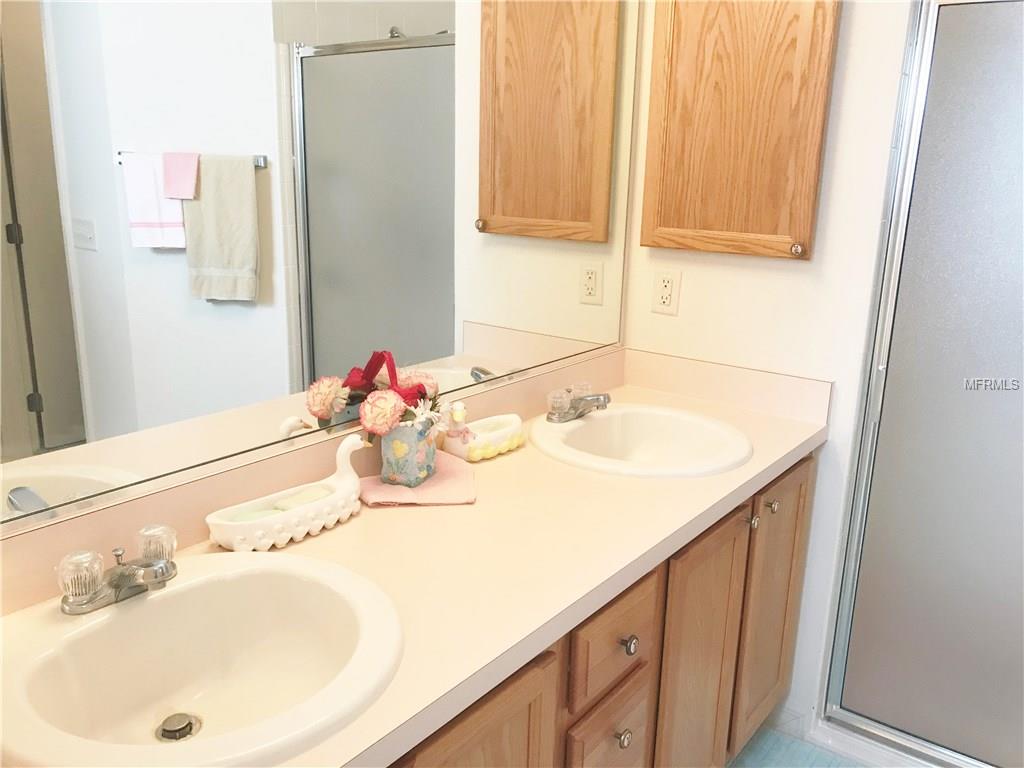 977 KINGMONT TERRACE, THE VILLAGES, Florida 32162, 3 Bedrooms Bedrooms, 6 Rooms Rooms,2 BathroomsBathrooms,Residential,For sale,KINGMONT,G4849253