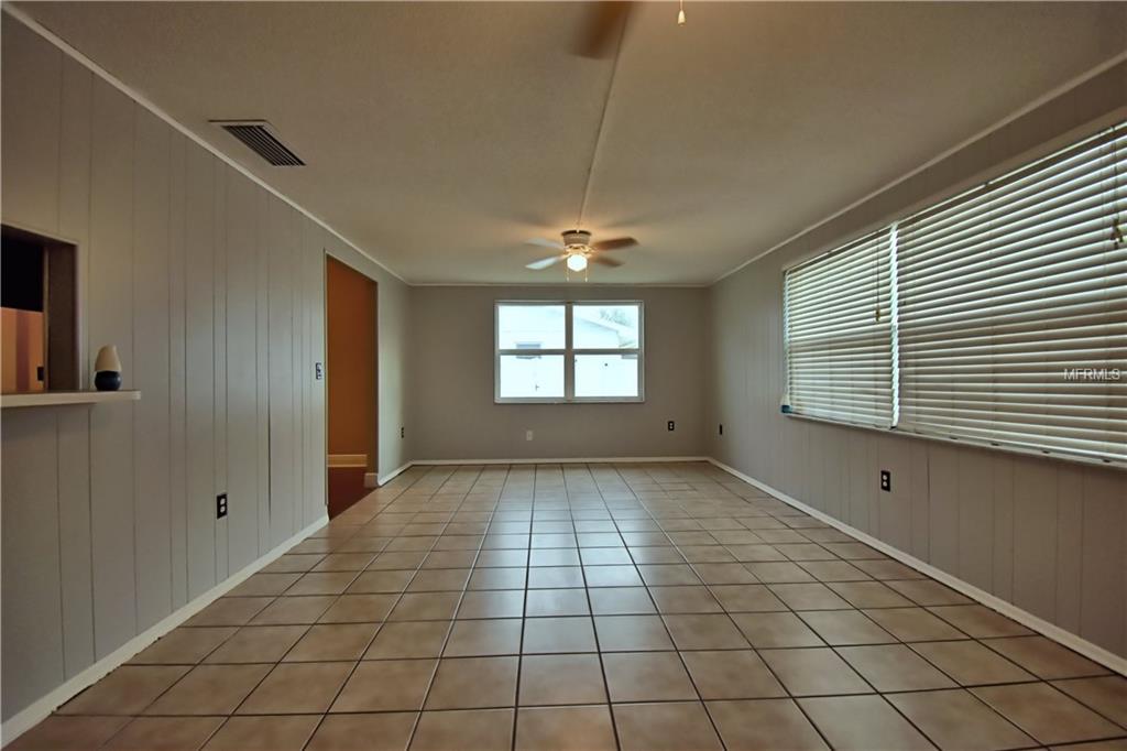 117 LOWELL RD, WINTER HAVEN, Florida 33884, 3 Bedrooms Bedrooms, 9 Rooms Rooms,2 BathroomsBathrooms,Residential,For sale,LOWELL RD,P4719032