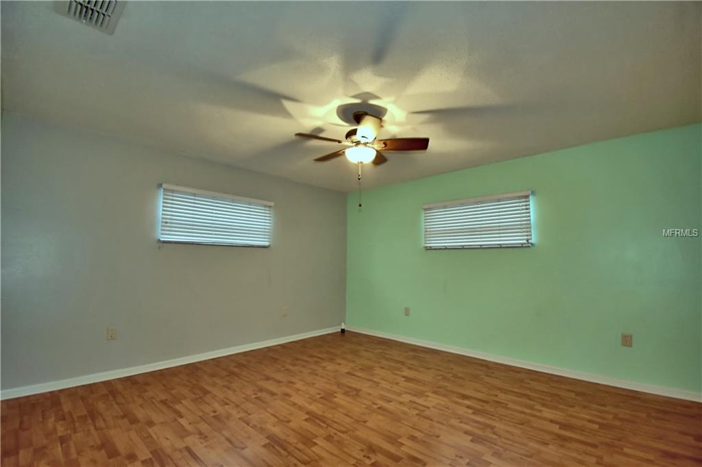 117 LOWELL RD, WINTER HAVEN, Florida 33884, 3 Bedrooms Bedrooms, 9 Rooms Rooms,2 BathroomsBathrooms,Residential,For sale,LOWELL RD,P4719032