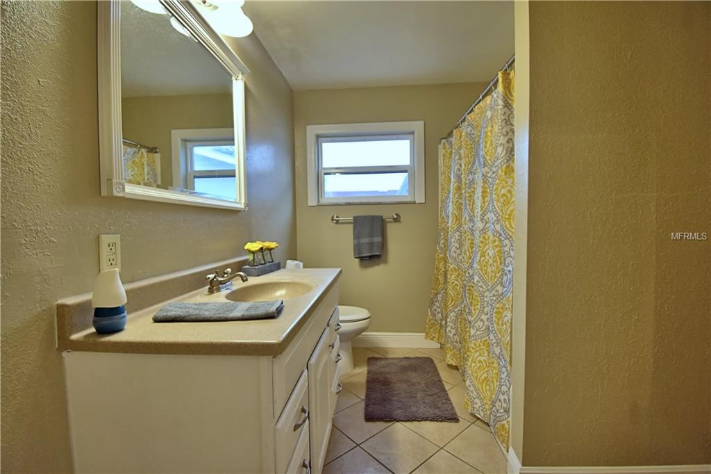 117 LOWELL RD, WINTER HAVEN, Florida 33884, 3 Bedrooms Bedrooms, 9 Rooms Rooms,2 BathroomsBathrooms,Residential,For sale,LOWELL RD,P4719032