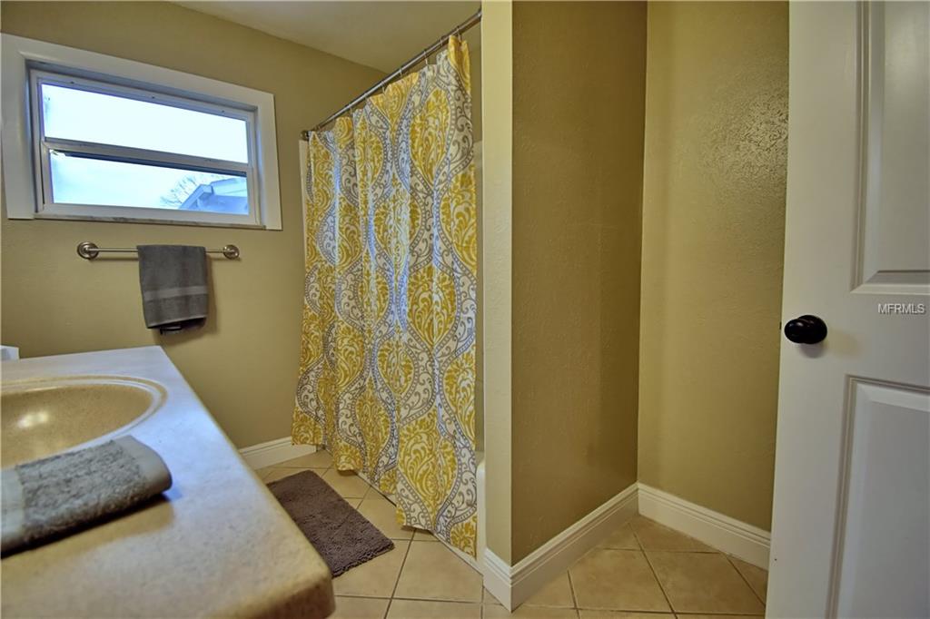 117 LOWELL RD, WINTER HAVEN, Florida 33884, 3 Bedrooms Bedrooms, 9 Rooms Rooms,2 BathroomsBathrooms,Residential,For sale,LOWELL RD,P4719032