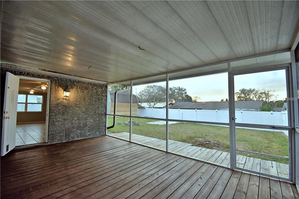 117 LOWELL RD, WINTER HAVEN, Florida 33884, 3 Bedrooms Bedrooms, 9 Rooms Rooms,2 BathroomsBathrooms,Residential,For sale,LOWELL RD,P4719032