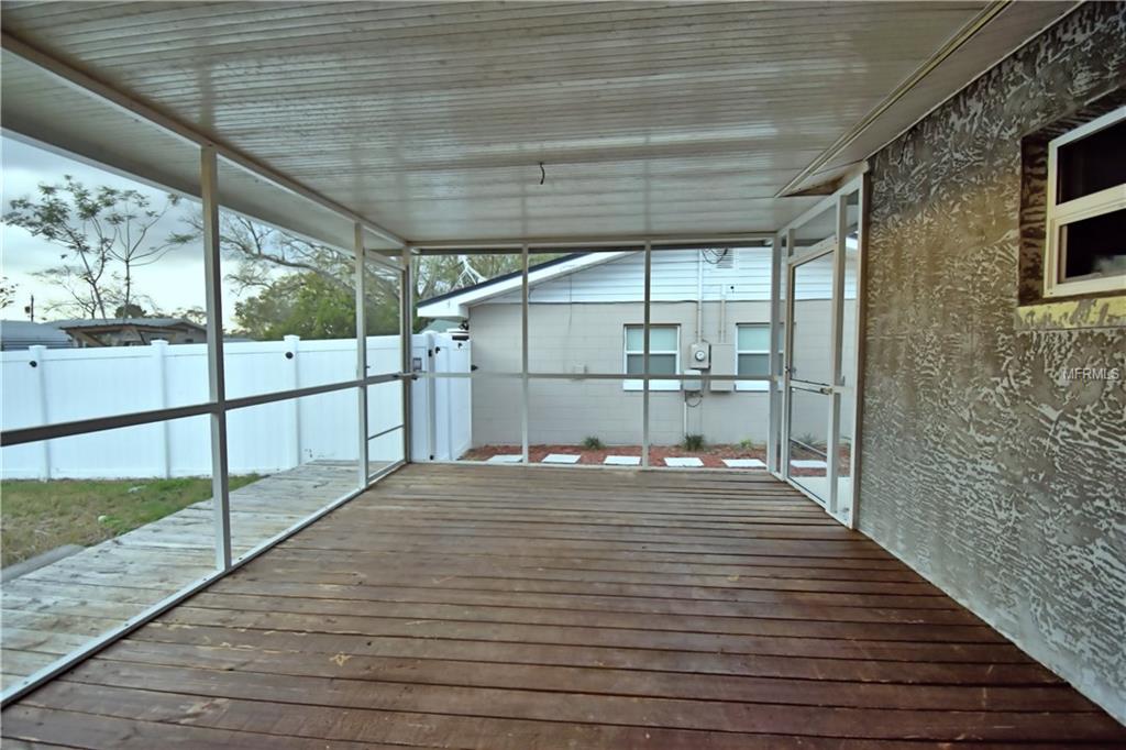 117 LOWELL RD, WINTER HAVEN, Florida 33884, 3 Bedrooms Bedrooms, 9 Rooms Rooms,2 BathroomsBathrooms,Residential,For sale,LOWELL RD,P4719032