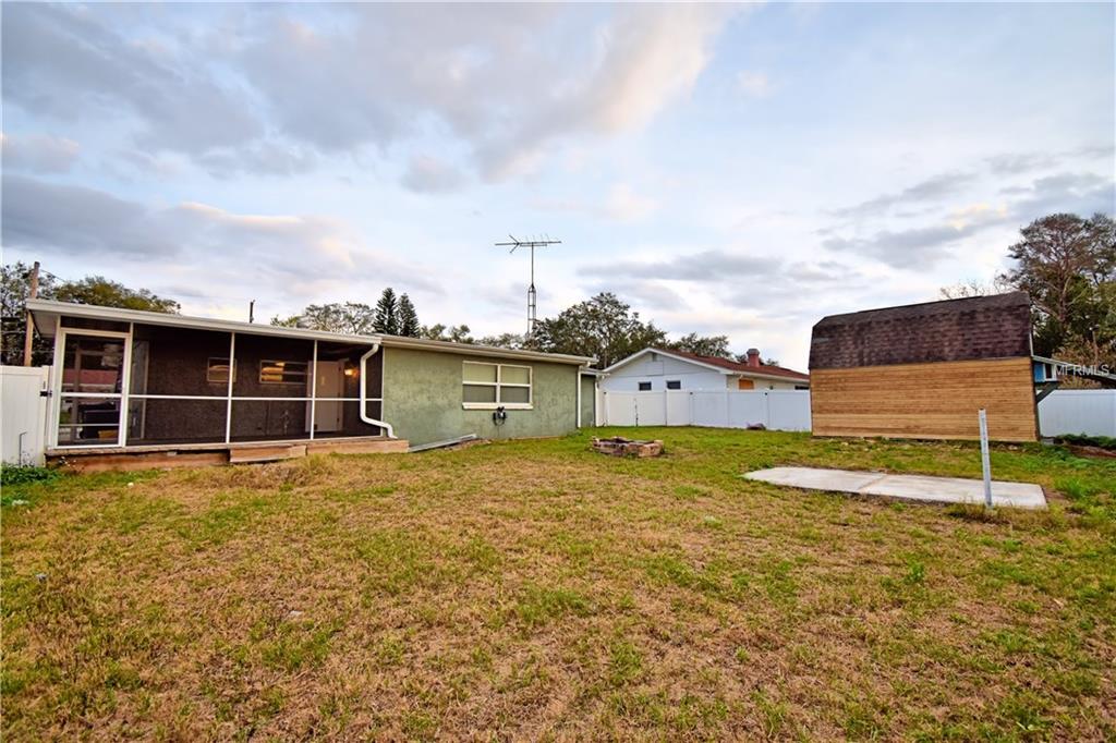 117 LOWELL RD, WINTER HAVEN, Florida 33884, 3 Bedrooms Bedrooms, 9 Rooms Rooms,2 BathroomsBathrooms,Residential,For sale,LOWELL RD,P4719032
