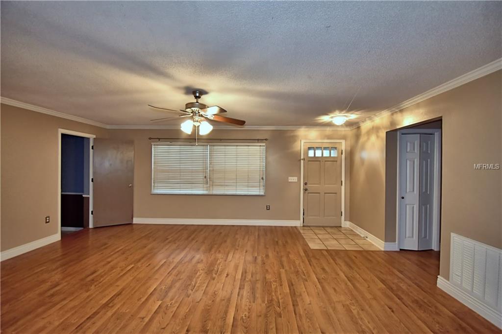 117 LOWELL RD, WINTER HAVEN, Florida 33884, 3 Bedrooms Bedrooms, 9 Rooms Rooms,2 BathroomsBathrooms,Residential,For sale,LOWELL RD,P4719032