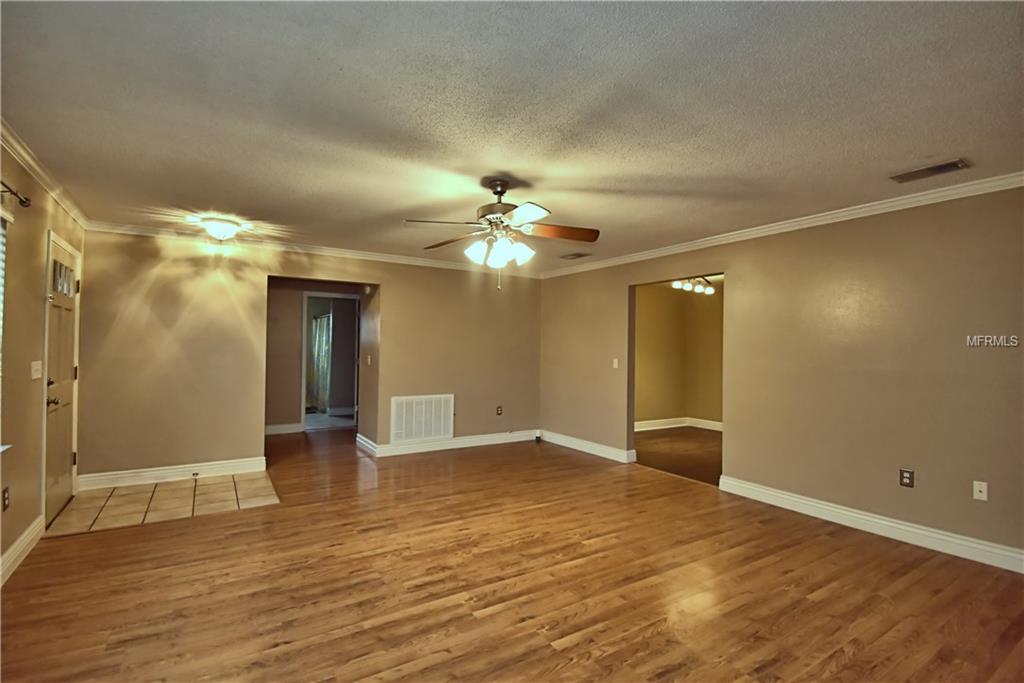 117 LOWELL RD, WINTER HAVEN, Florida 33884, 3 Bedrooms Bedrooms, 9 Rooms Rooms,2 BathroomsBathrooms,Residential,For sale,LOWELL RD,P4719032