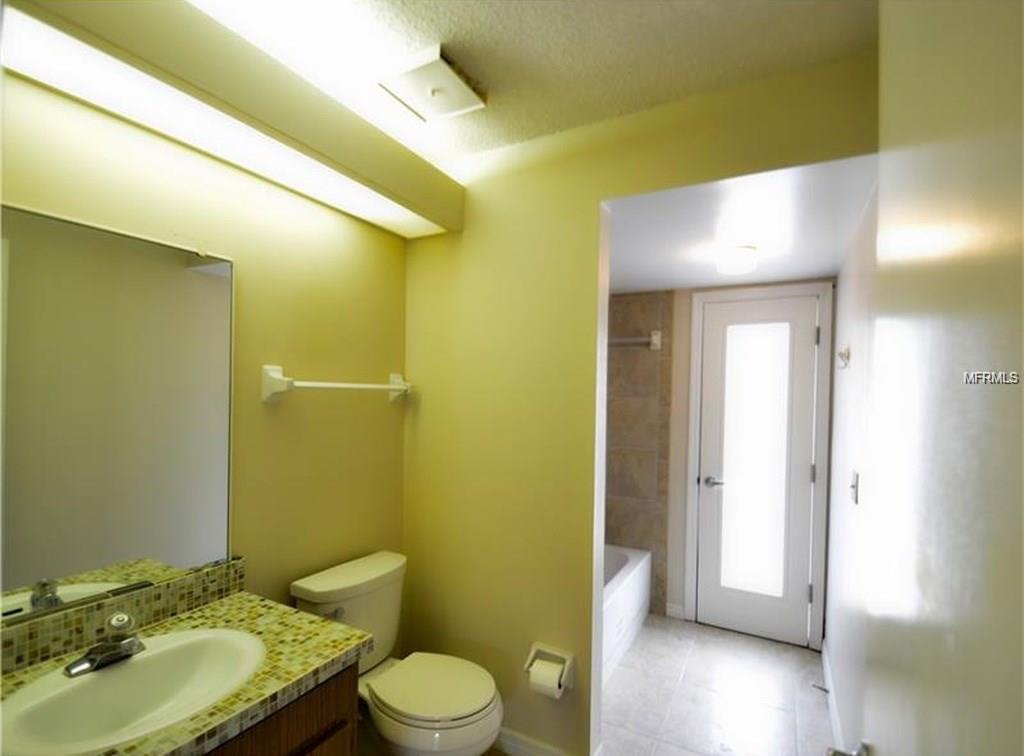 5035 JAMAICA CIRCLE, ORLANDO, Florida 32808, 2 Bedrooms Bedrooms, 4 Rooms Rooms,2 BathroomsBathrooms,Residential,For sale,JAMAICA,O5561652