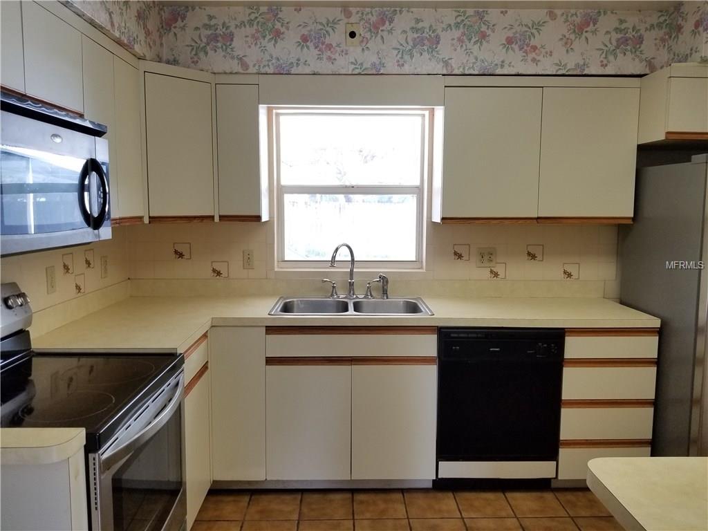 522 DEVILLE DRIVE E, LARGO, Florida 33771, 2 Bedrooms Bedrooms, 5 Rooms Rooms,1 BathroomBathrooms,Residential,For sale,DEVILLE,W7637851